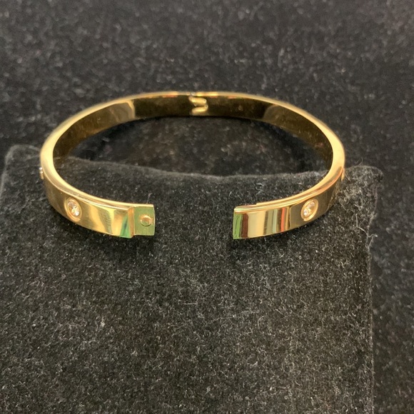 Love Bangle - Picture 3 of 4